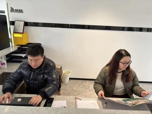 市房管局团工委、市保障中心组织开展“学雷锋我当一日社区管家”志愿服务活动(图8)