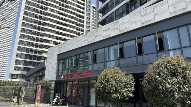 市房管局团工委、市保障中心组织开展“学雷锋我当一日社区管家”志愿服务活动(图7)
