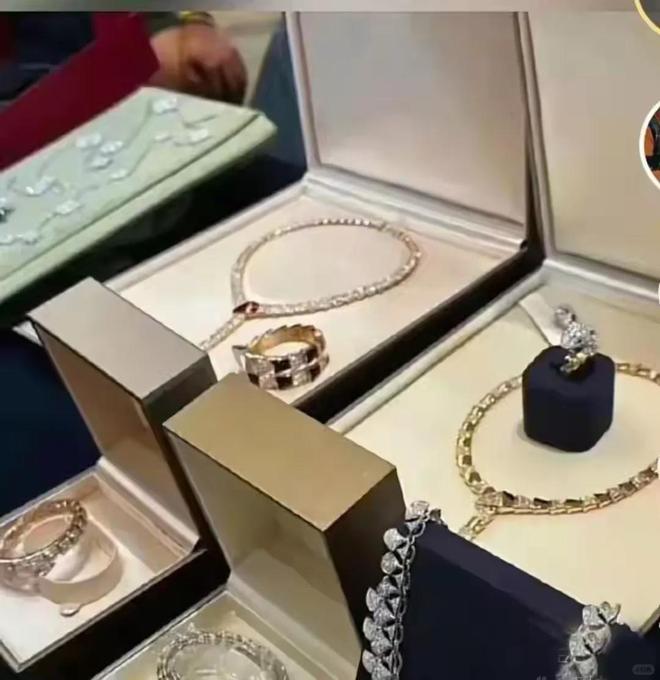 大S遗产被洗劫？蔡康永一句话引发关注张律师揭示真相。(图2)