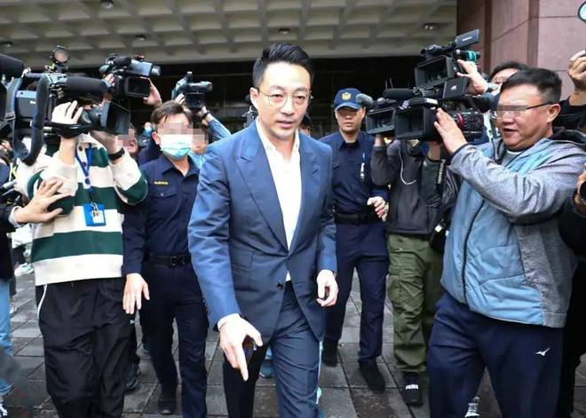 大S遗产被洗劫？蔡康永一句话引发关注张律师揭示真相。(图18)